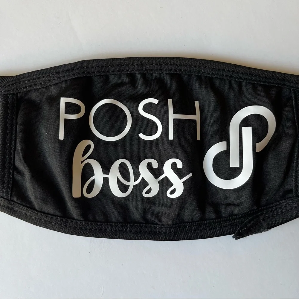 💸Poshmark Posh Boss Black And White Face Mask💸